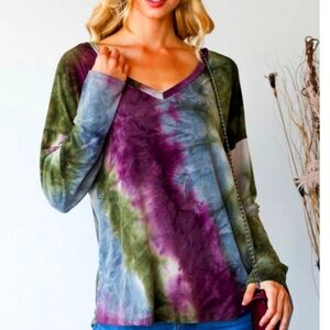 Tie dye v-neck long sleeve top